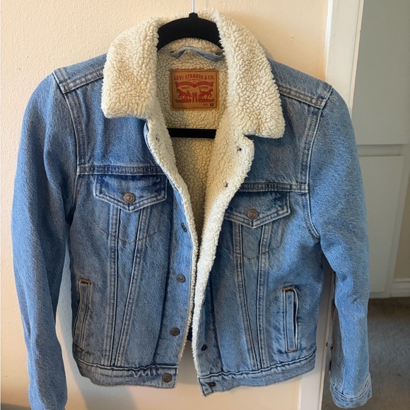 Levi's Jackets & Blazers - Levi's Cream Sherpa Lined Jacket
